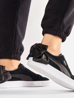 Puma Suede Bow Accent Sneakers Size 7